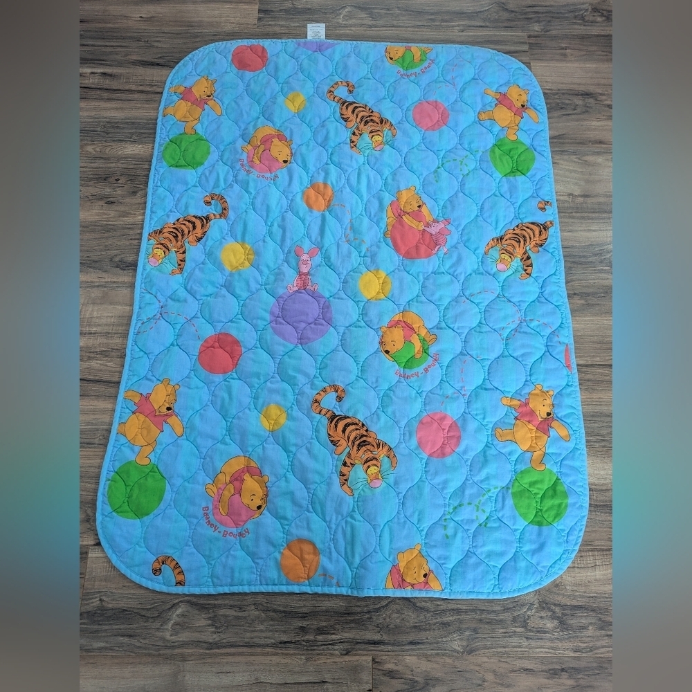 Disney Winnie the Pooh and Friends crib sheet and blanket. Vintage kids bedding